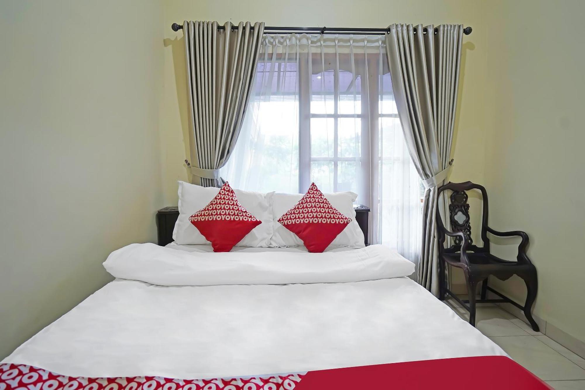 Hotel Oyo 335 Empat Lima Syariah